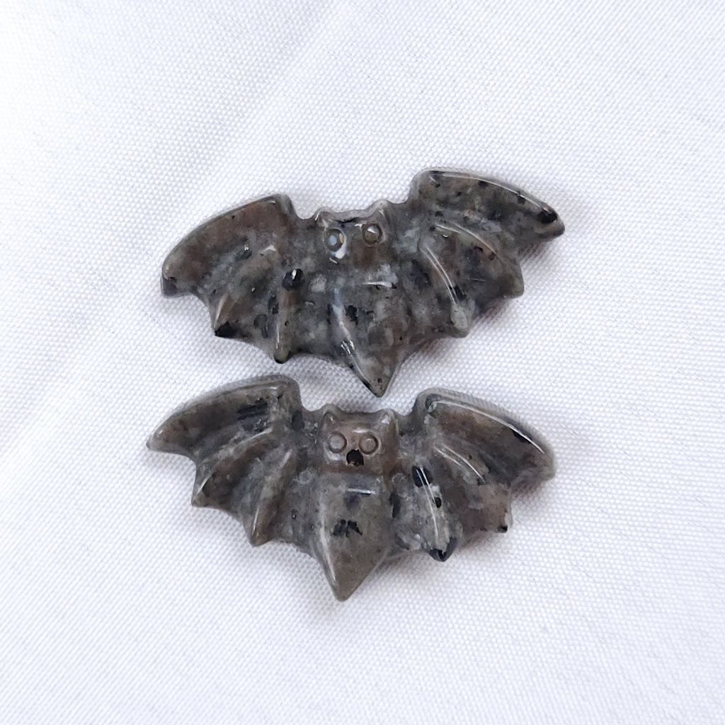 [12210] Crystal Bat Carving (Jasper)