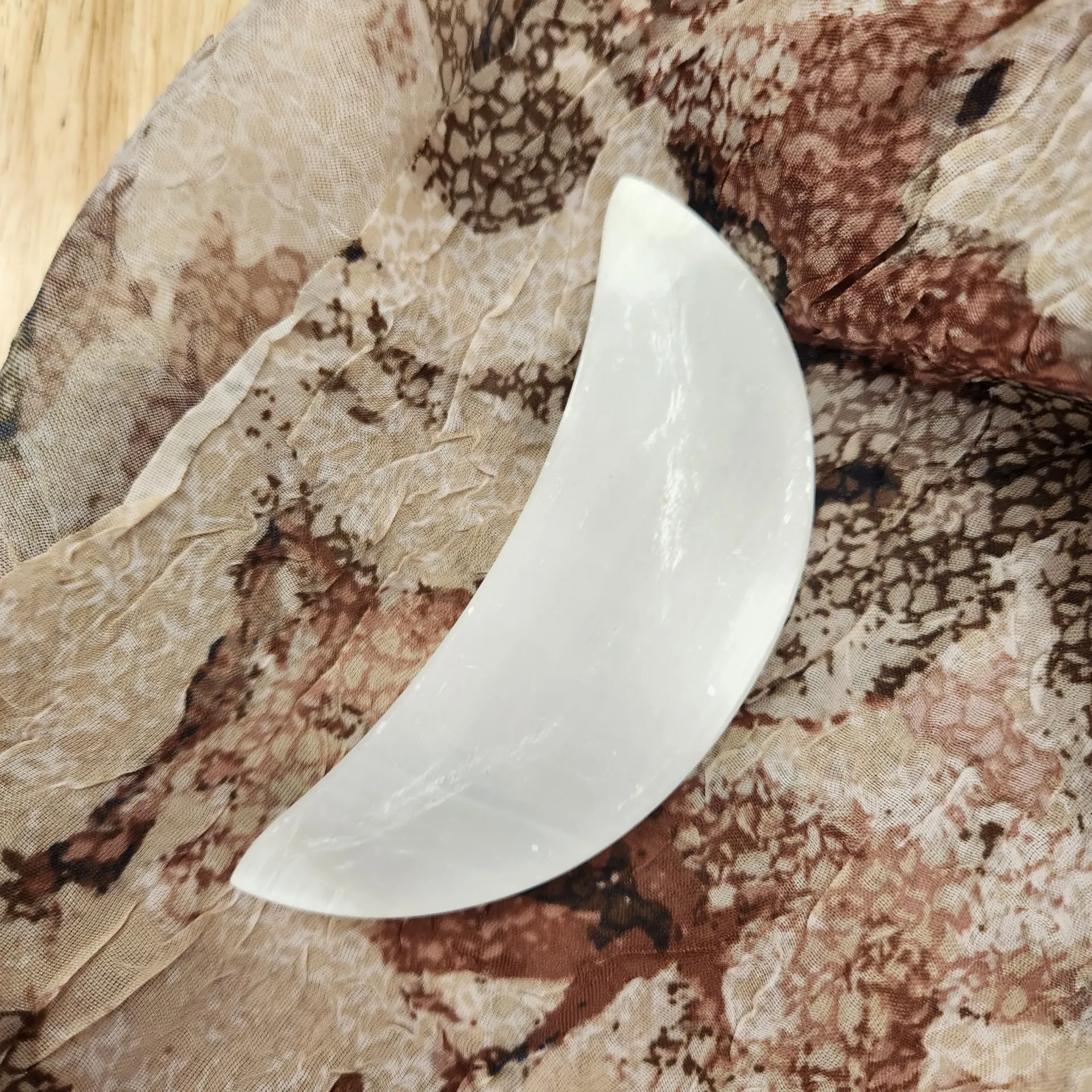 [6733] Selenite Crescent Moon Bowl 4"