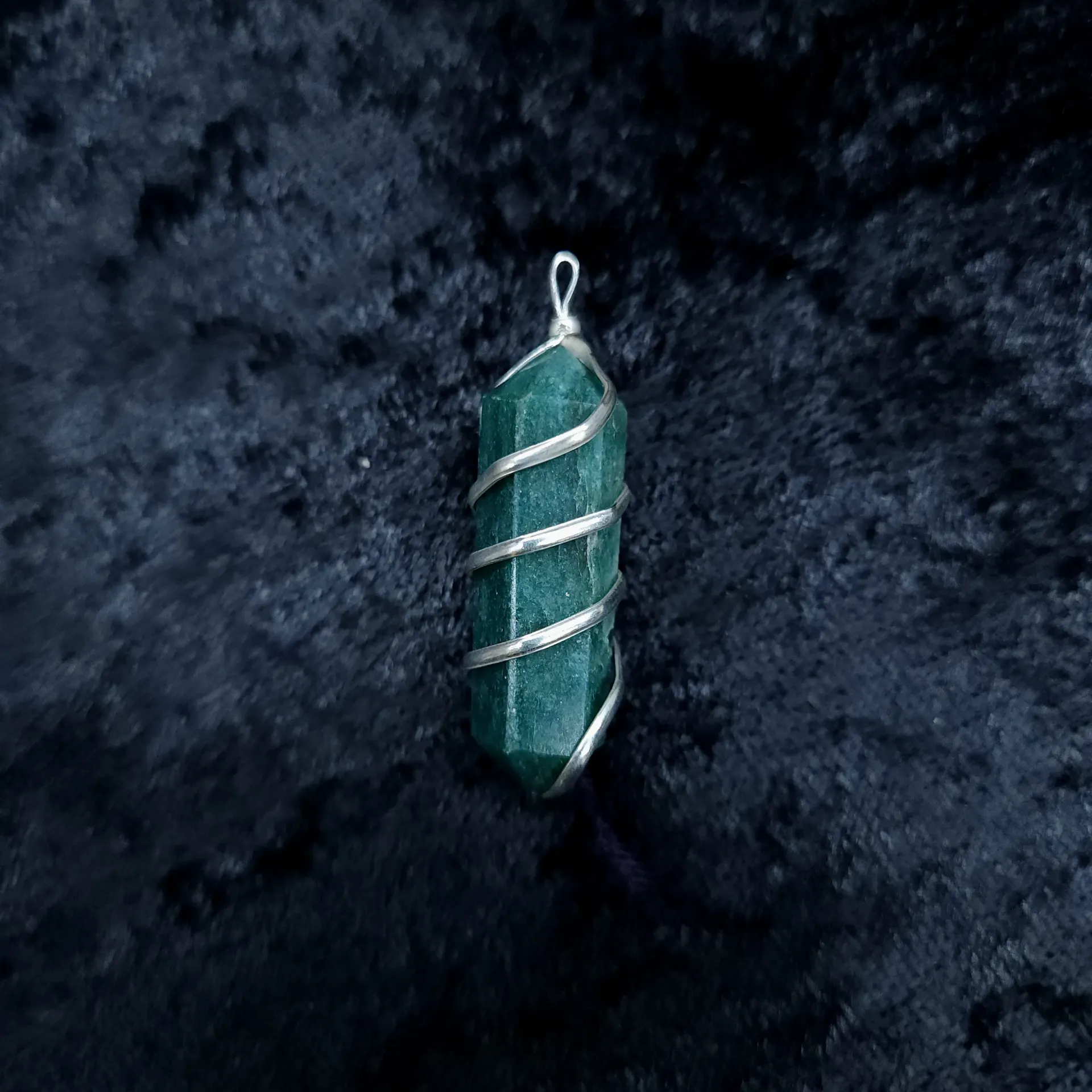 [9932] Fluorite Double-Point Pendant, Wire-Wrapped