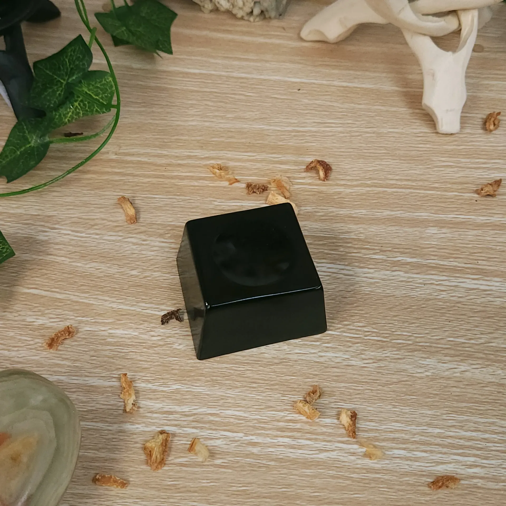 Black Square Sphere Stand 1.75"