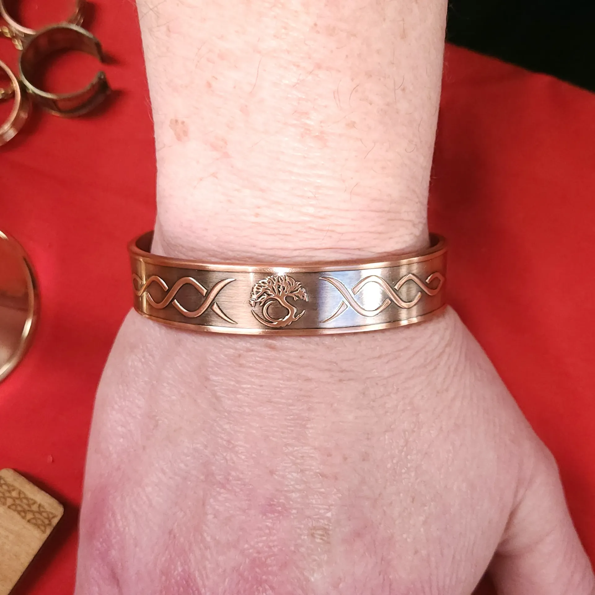[15914] Tree of Life Magnetic Copper Cuff