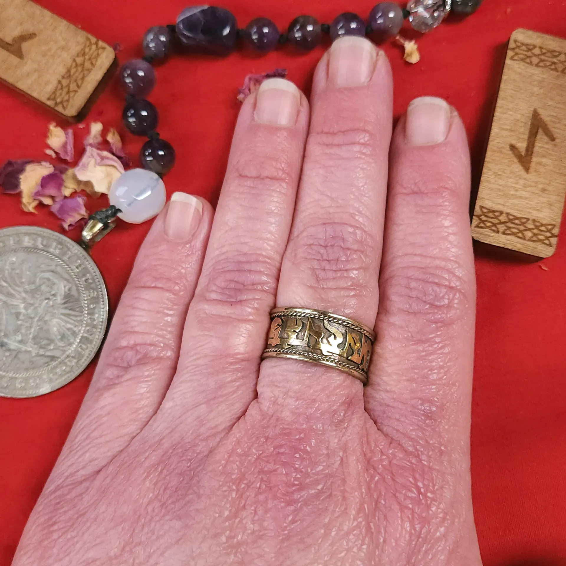 Om Mani Padme Hum Mantra Ring