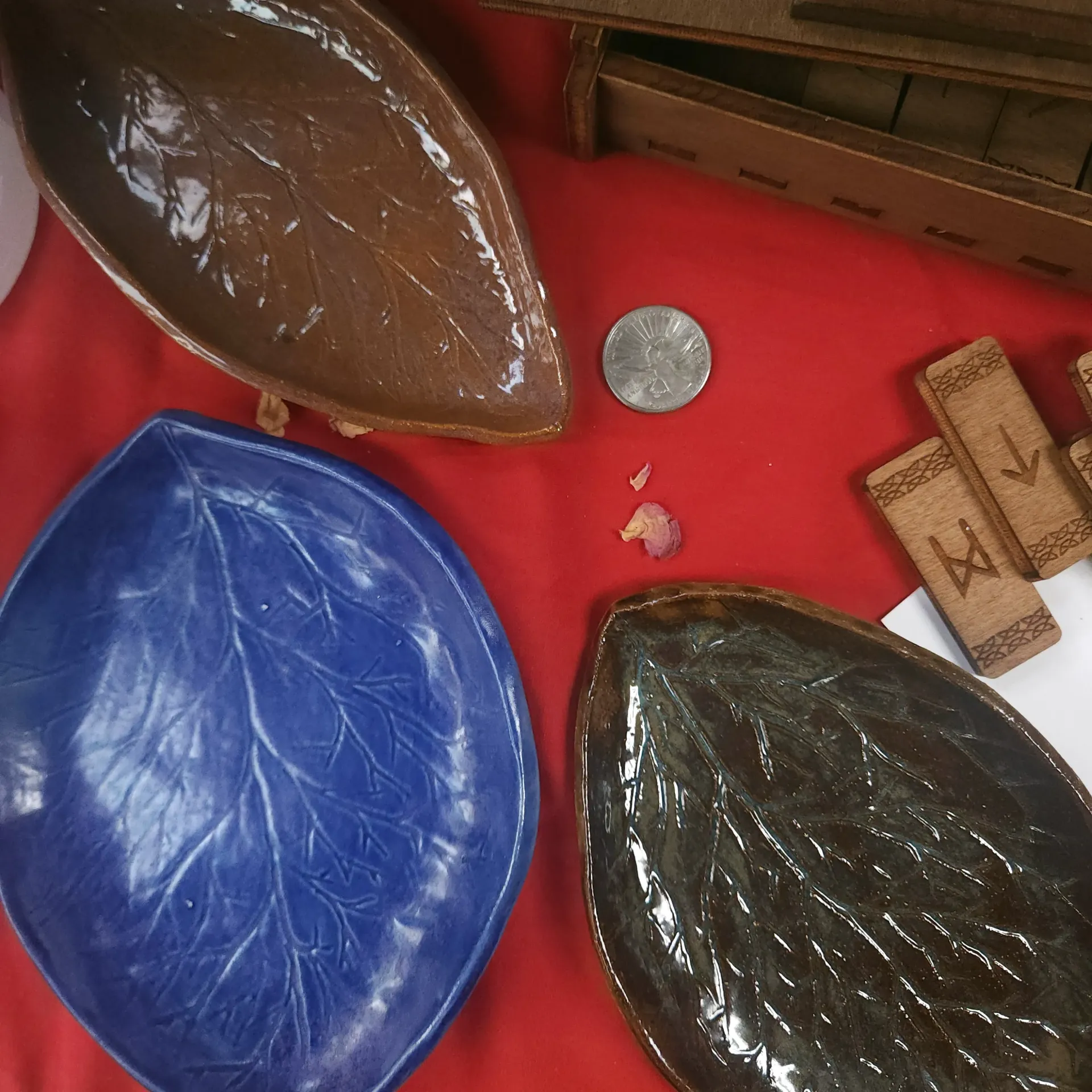 [100691] Ceramic Leaves (Large)