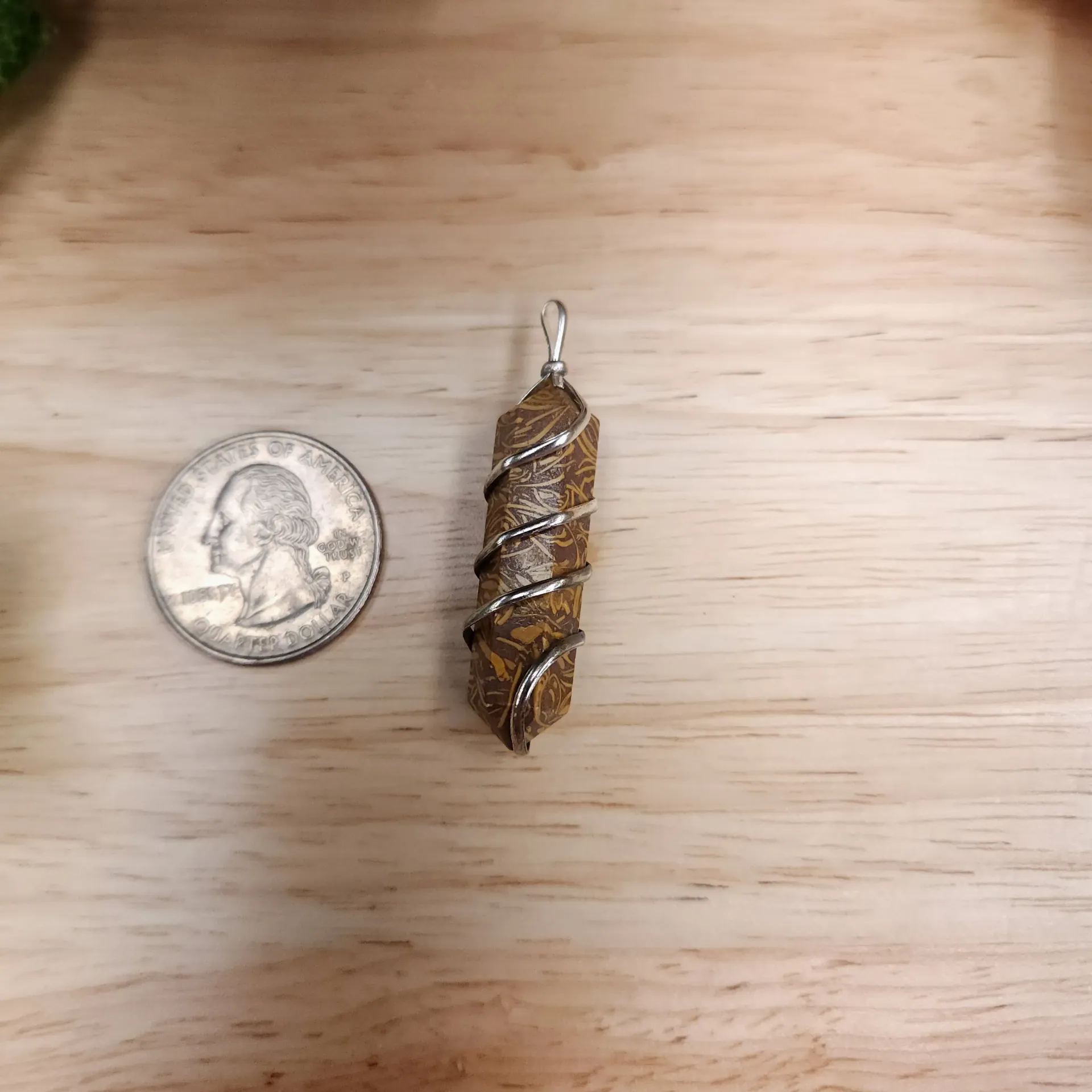 [102870] Calligraphy Stone Double-Point Pendant, Wire-Wrapped