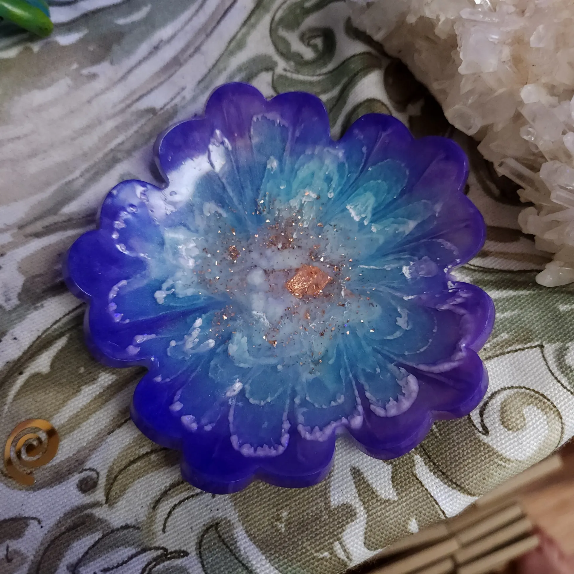 [10339] Offering Bowl – Resin Petal, Violet/Copper 4.25" – Soul Seed