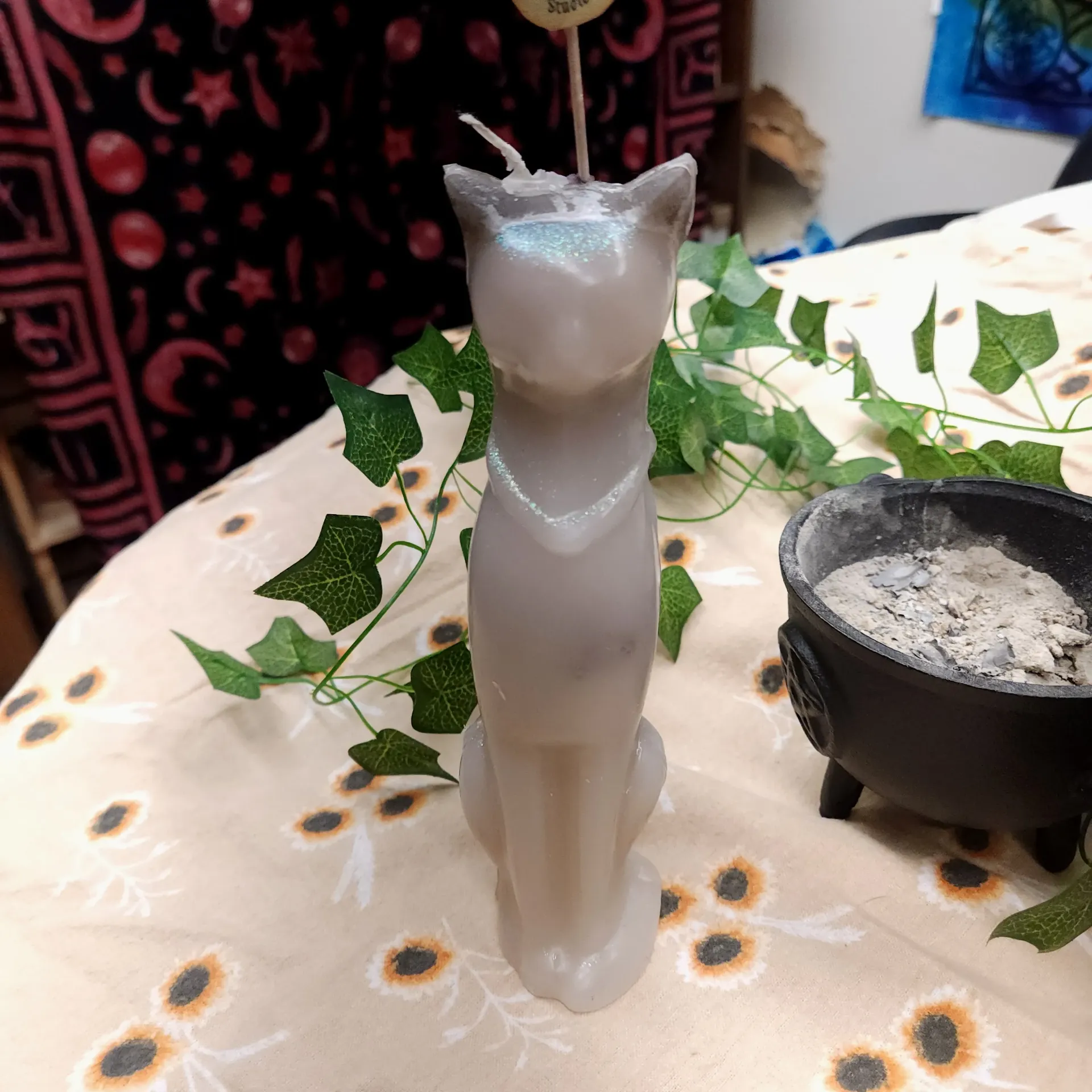 Calico Familiar Cat Candle
