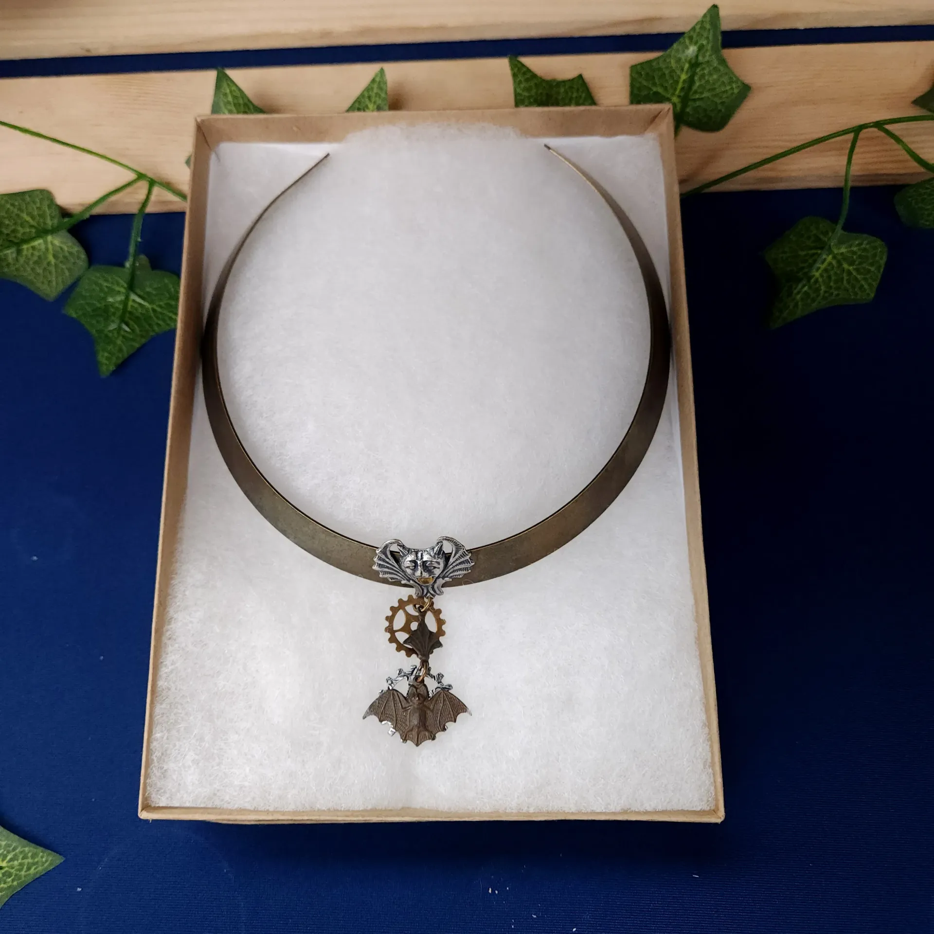 [10354] Steampunk Bat Torc Necklace – NoMonet