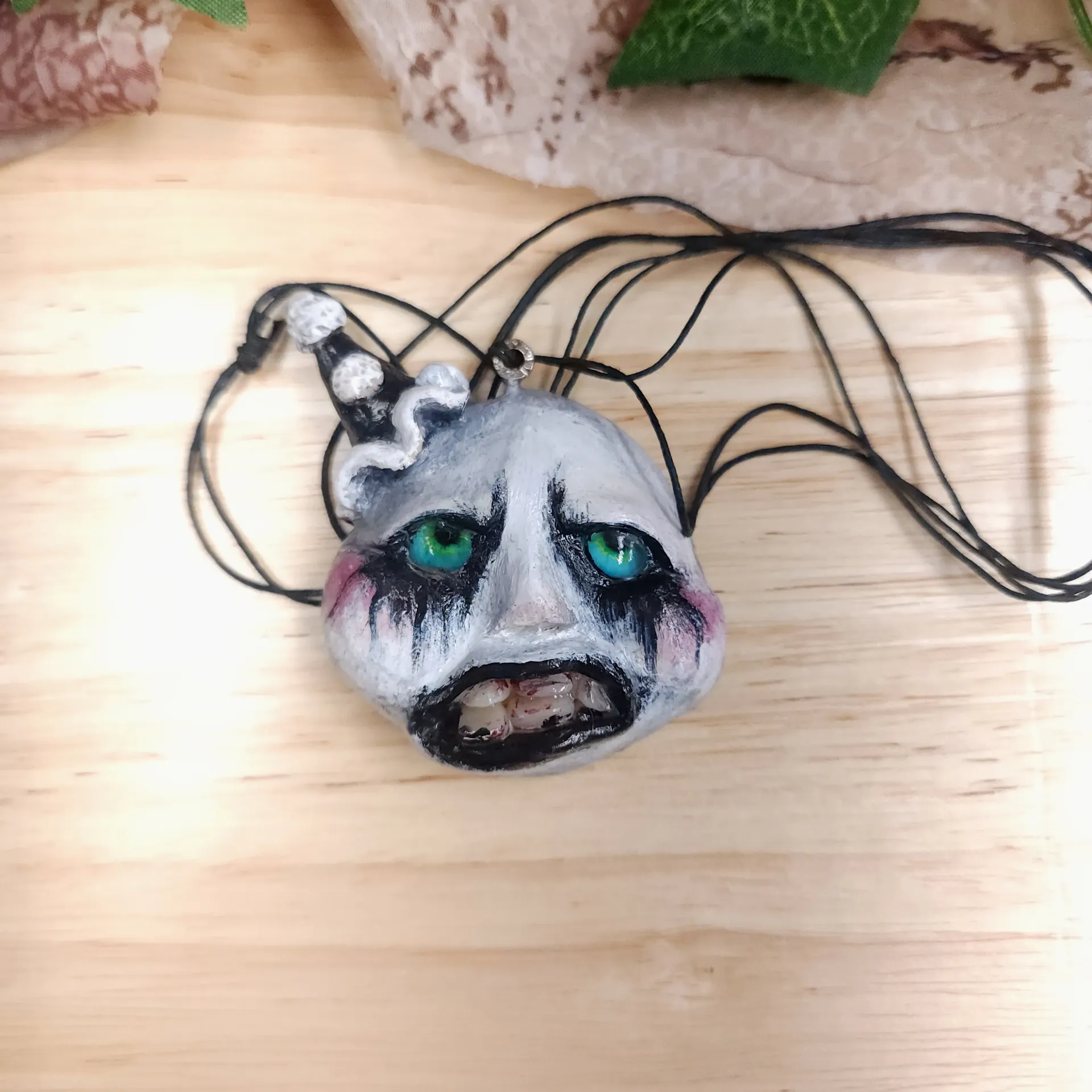 [10391] Clown Face Pendant 2 Inch