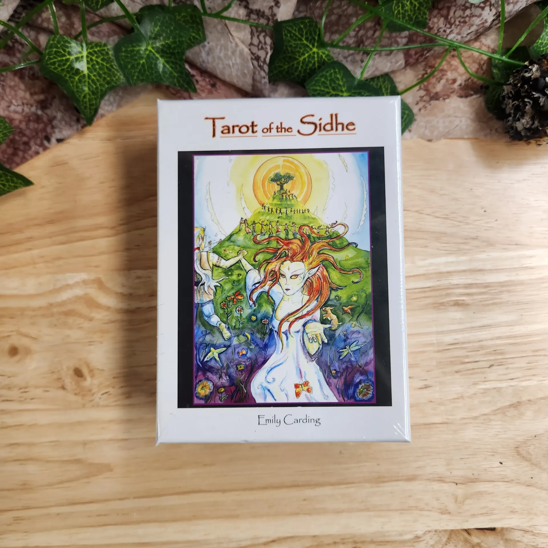 Tarot of the Sidhe Deck and Guidebook