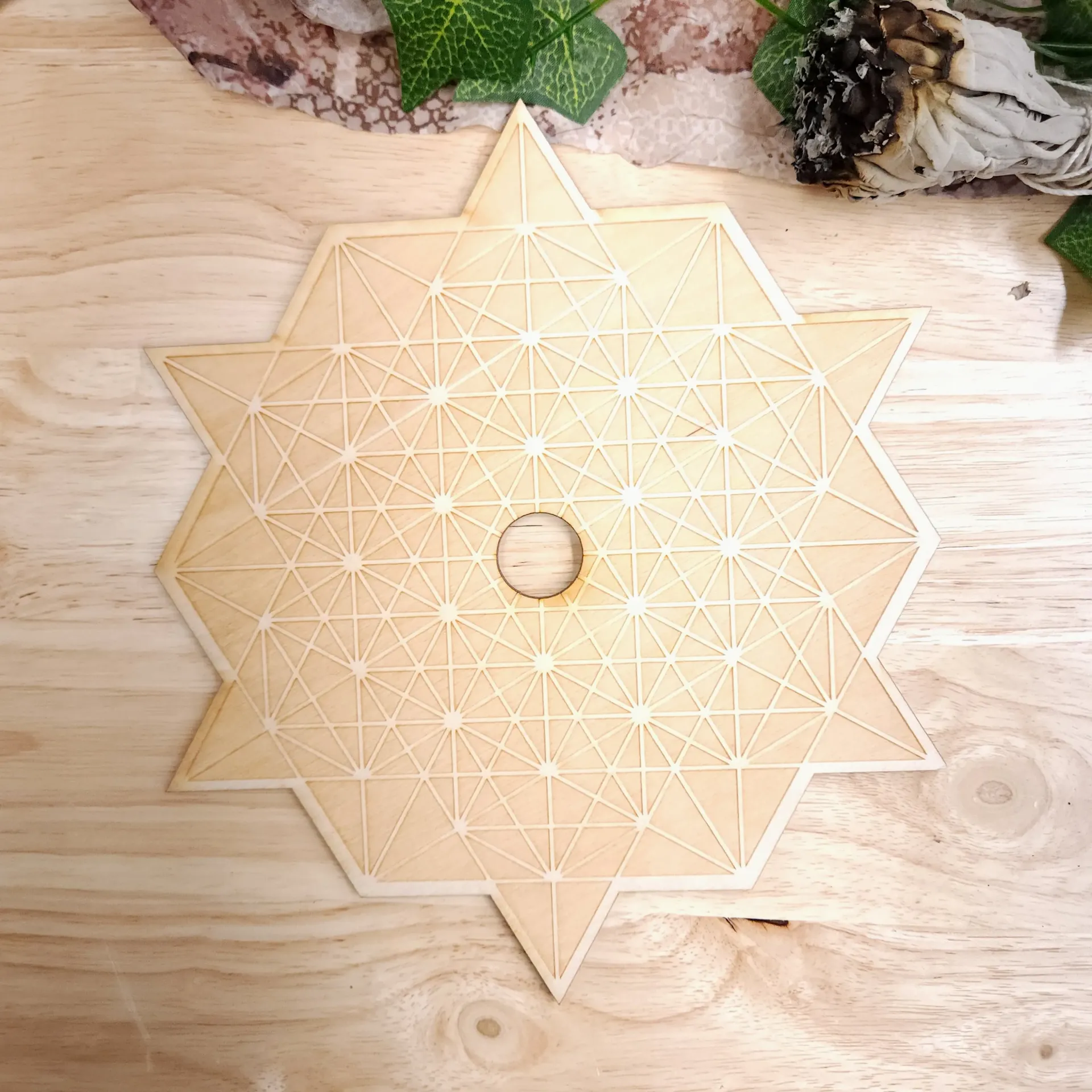 64 Tetrahedron Crystal Grid 8 Inch