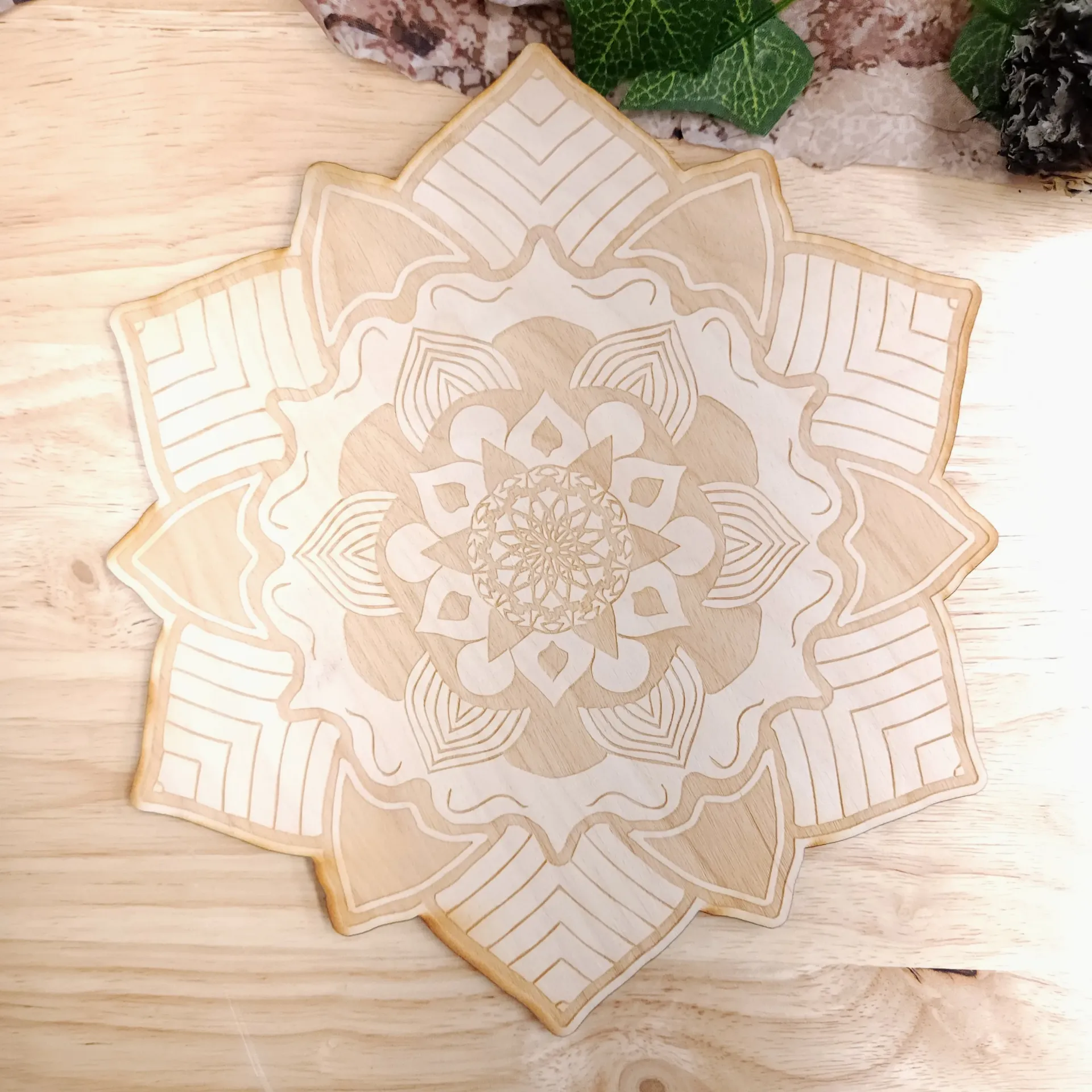 Geometric Mandala Crystal Grid 8 Inch