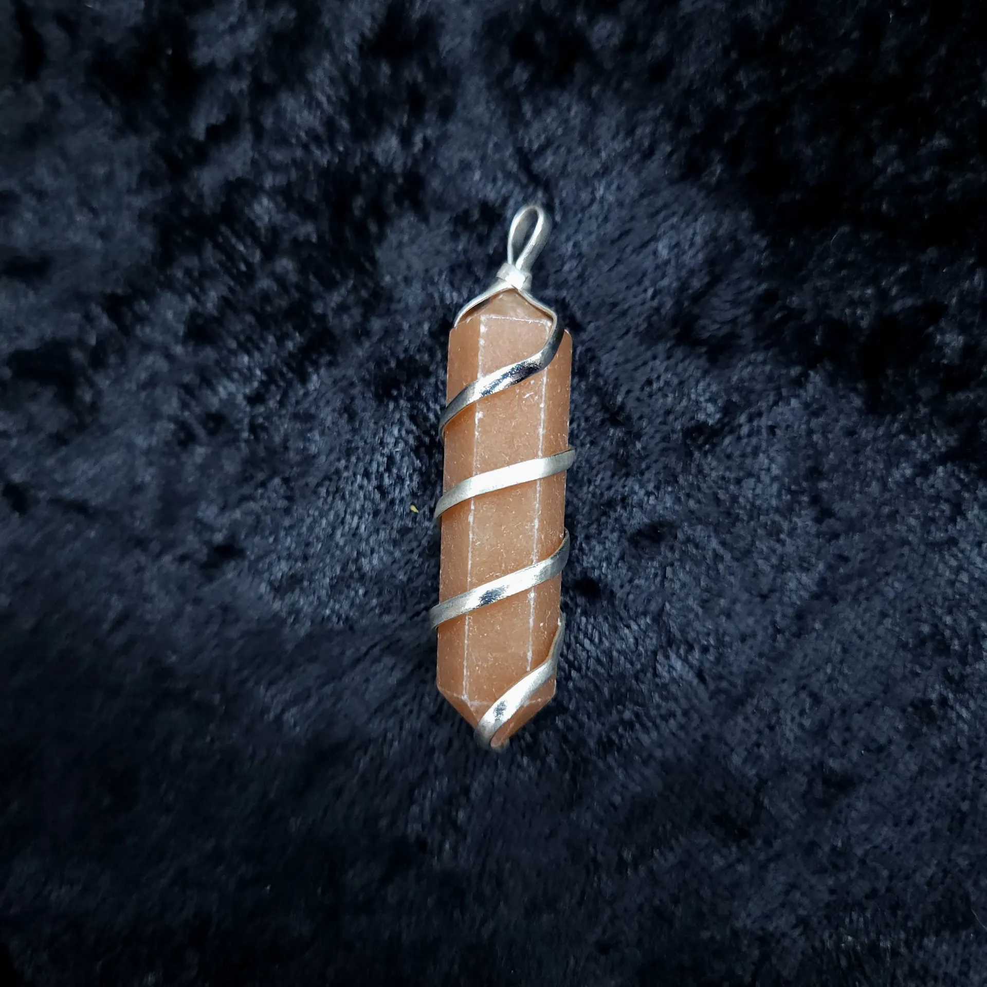 [10669] Peach Aventurine Double-Point Pendant, Wire-Wrapped