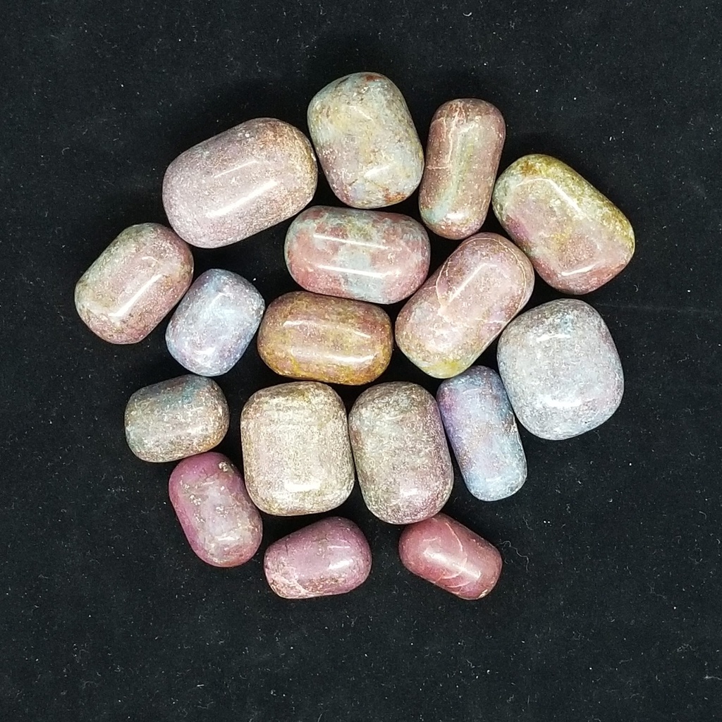 [32091000203] Ruby Kyanite, tumbled