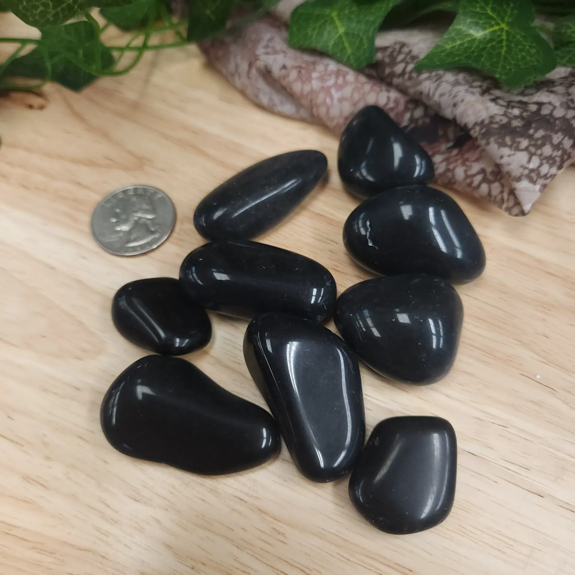 [3209340202] Obsidian Tumbled Stone