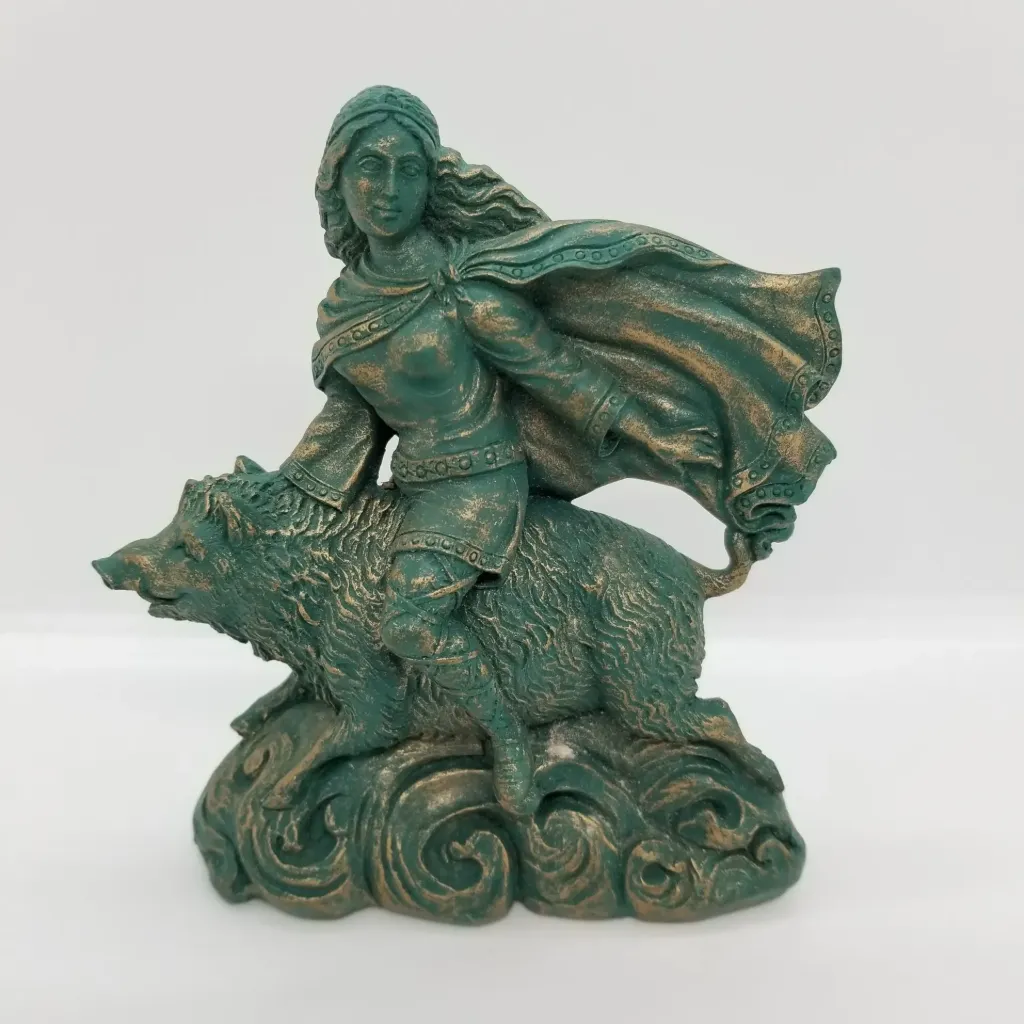 [5713035509] Freyja and Hildisvini Statue