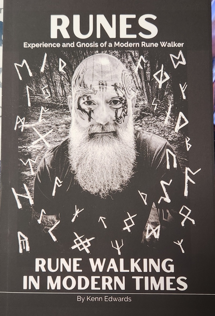 [11786] Runes: Rune Walking in Modern Times by Kenn Edwards