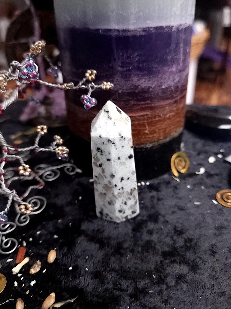 [12408] Kiwi Jasper Crystal Tower 61mm