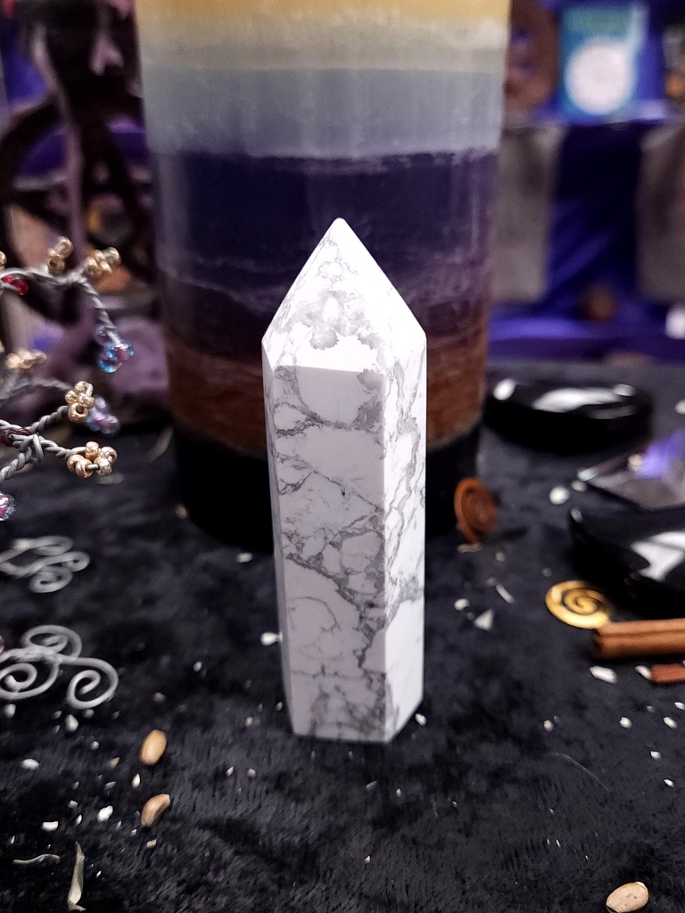 [12358] Snowfall Howlite Tower 85mm