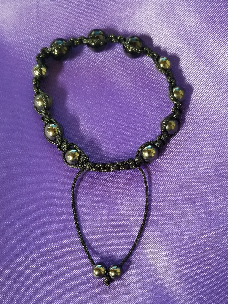 [1215021106] Magnetic Hematite & Black Onyx Bracelet