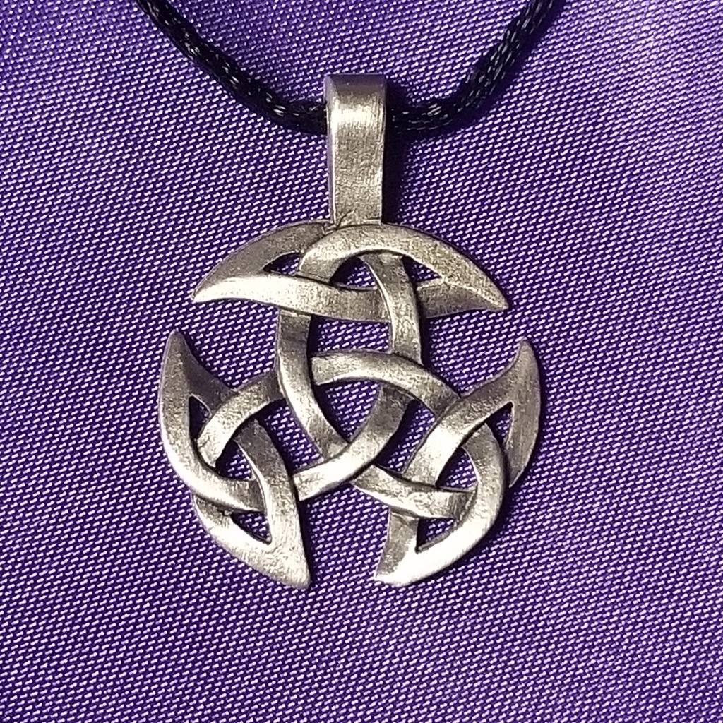[421504131562] Pewter Celtic Weave Necklace