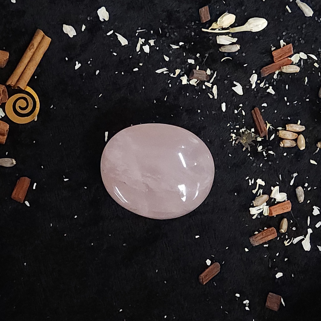 [12103] Rose Quartz Palm Stone 2"