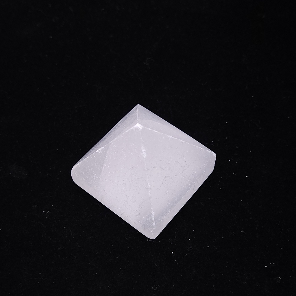 [17200] Selenite Pyramid 1.5"