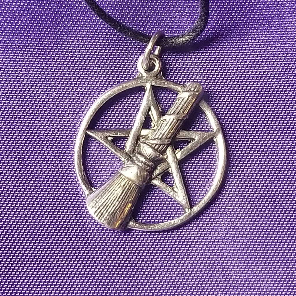 [4215041399] Witches' Broom Pentacle