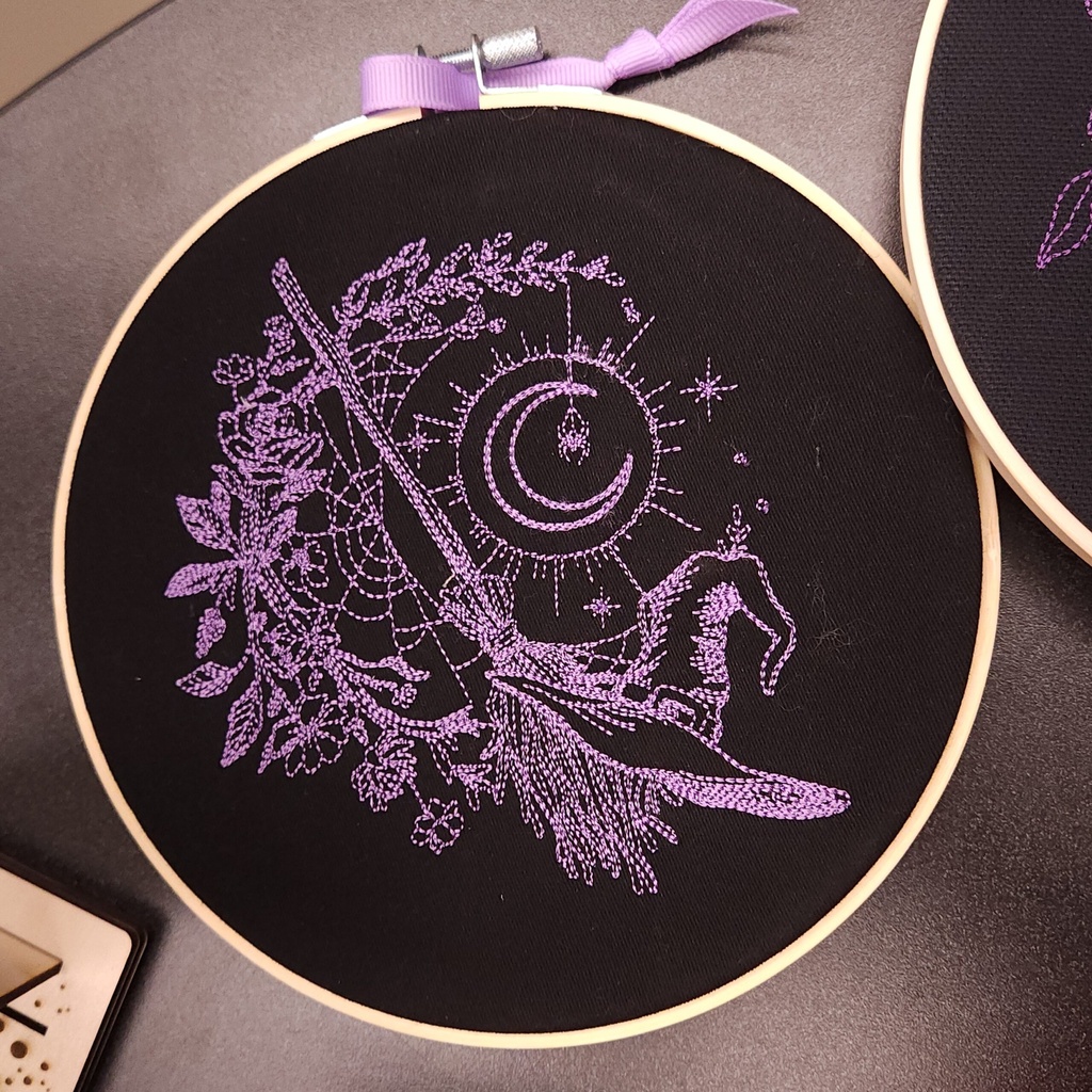 [6010] Witch's Wreath Embroidered Hanging