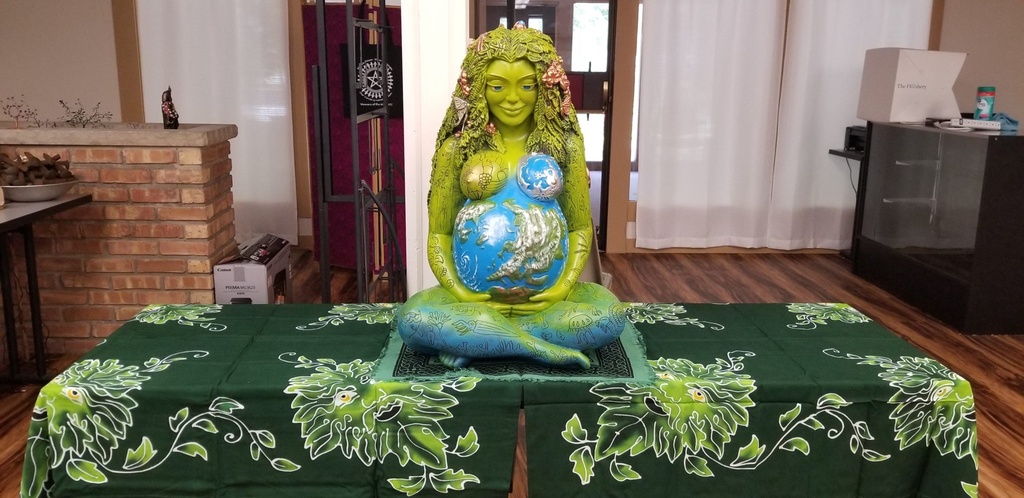 [1713034803] Millennial Gaia statue 24"