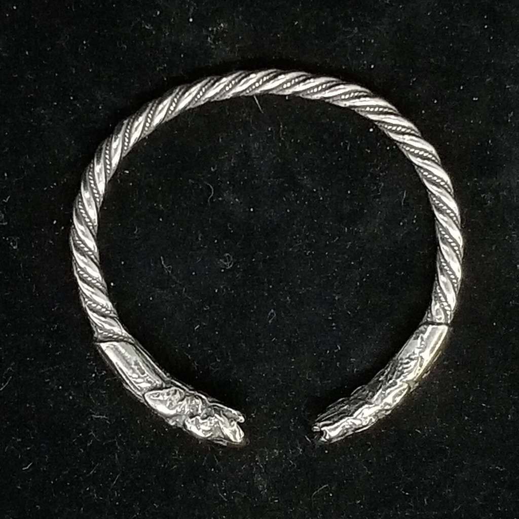 [4215021372] Tibetan Dragon's Head Bracelet
