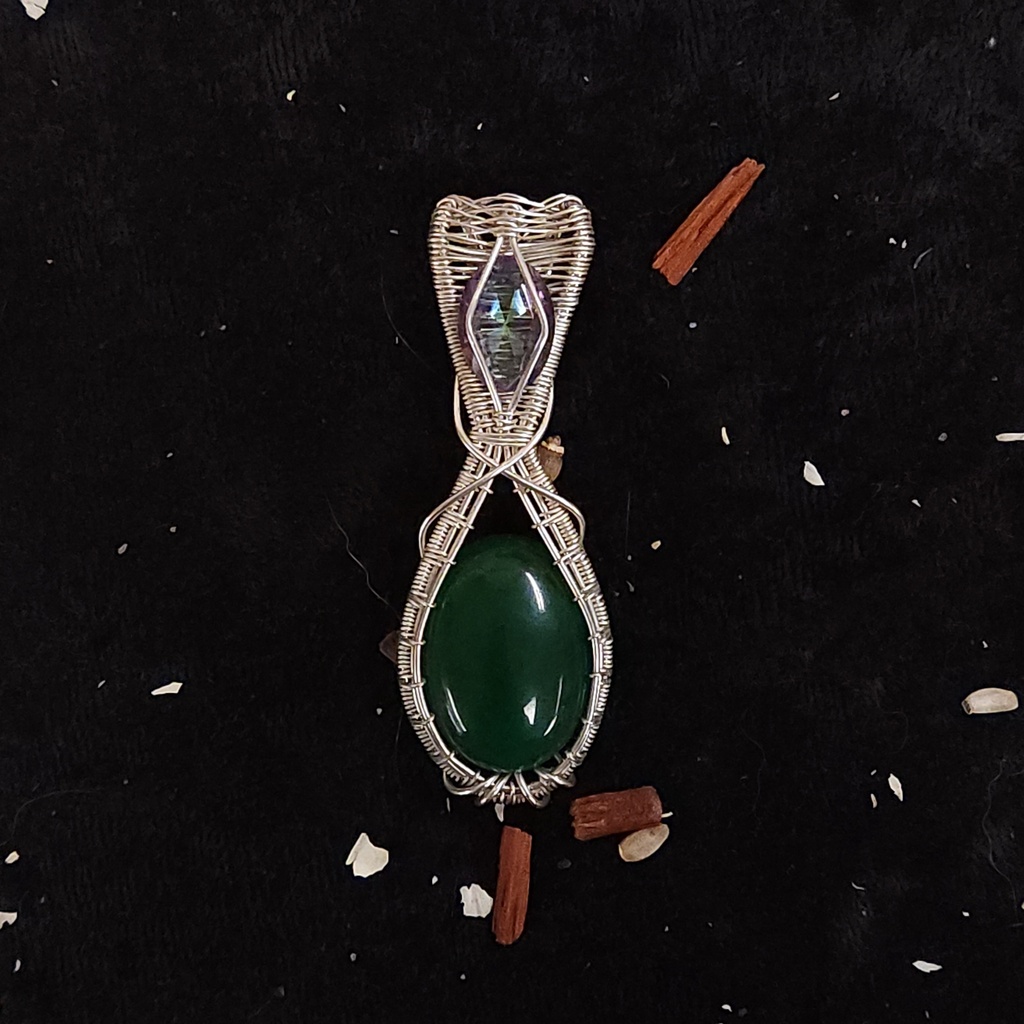 [12006] Heart of the Grove Jade Pendent