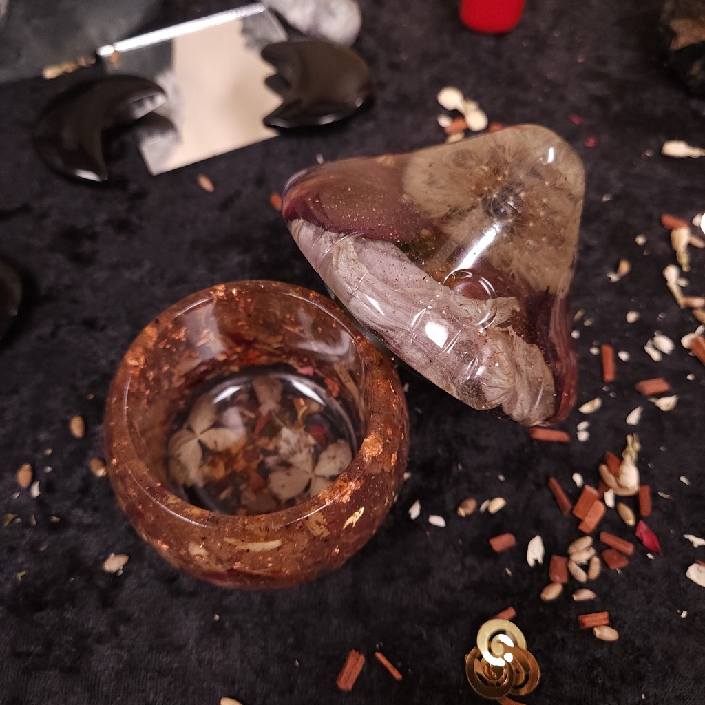 Wishes in Amber Resin Keepsake Jar with Dandelion and Botanicals