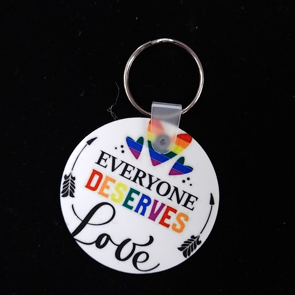 [10564] Love Everyone Keychain