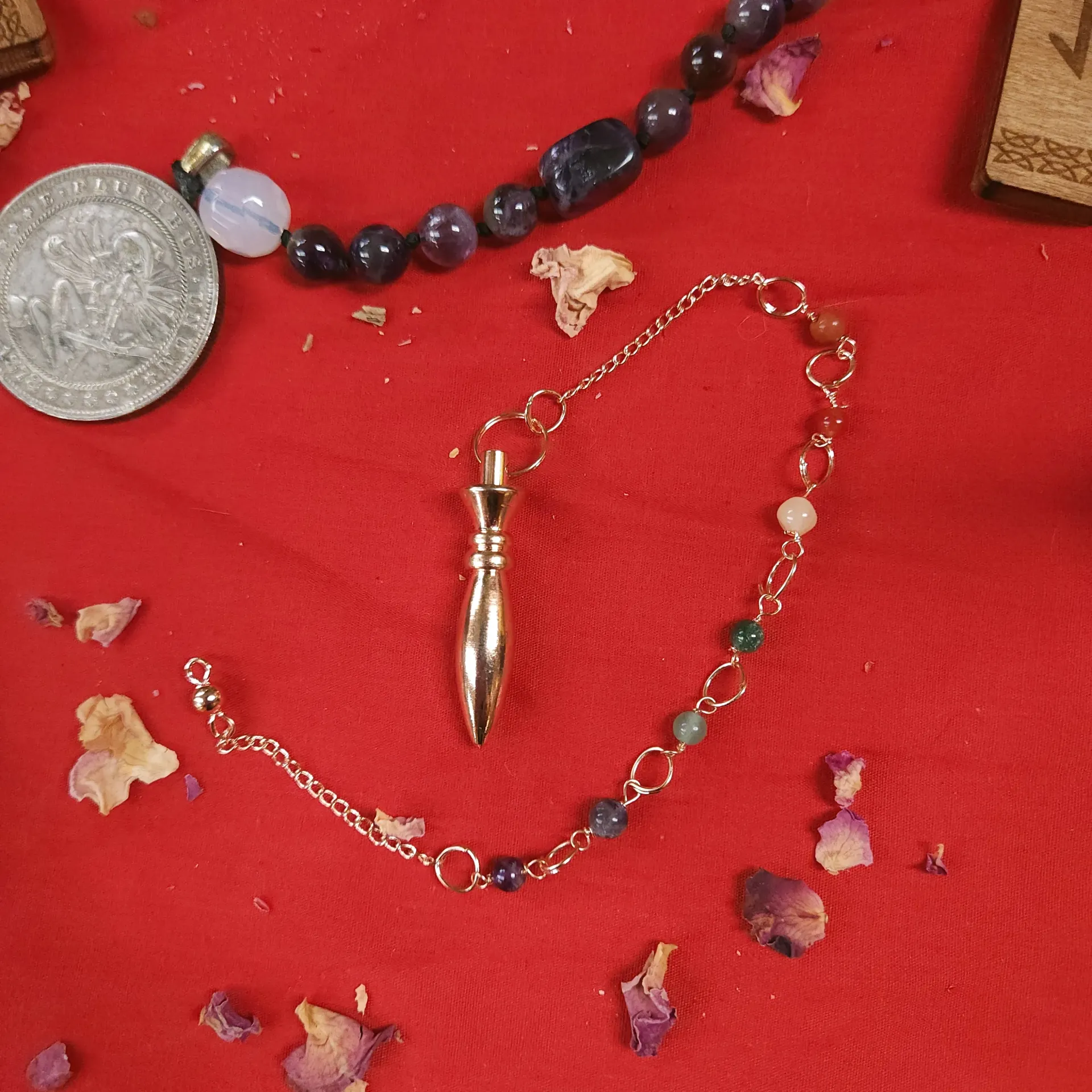 [209021] Tapered Copper Pendulum w/ Chakra Beads
