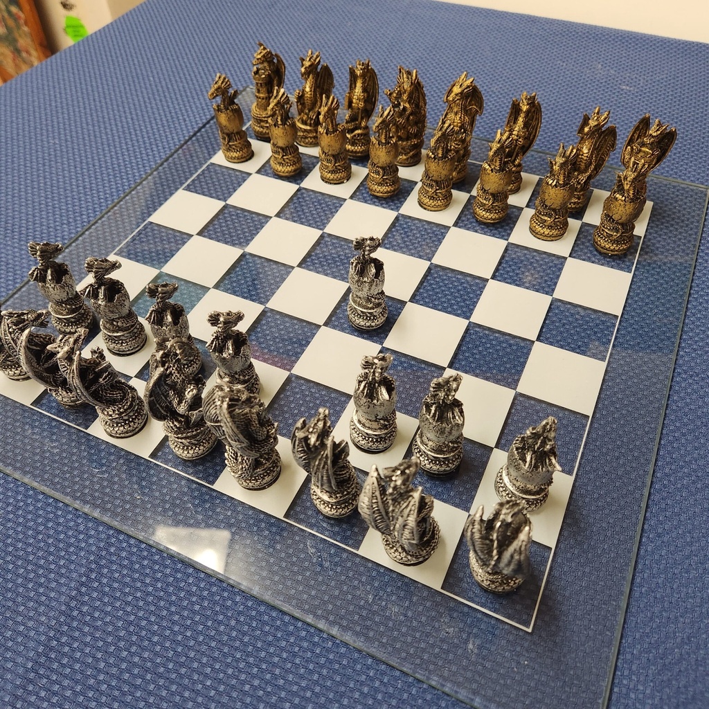 [17133417168] Dragon Chess Set
