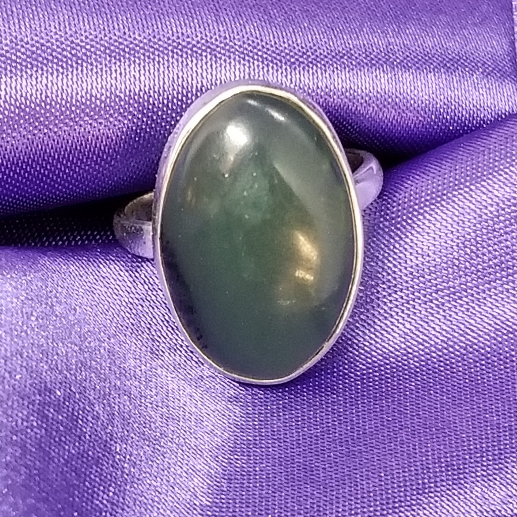[32158229607] Oval Nephrite Jade Ring