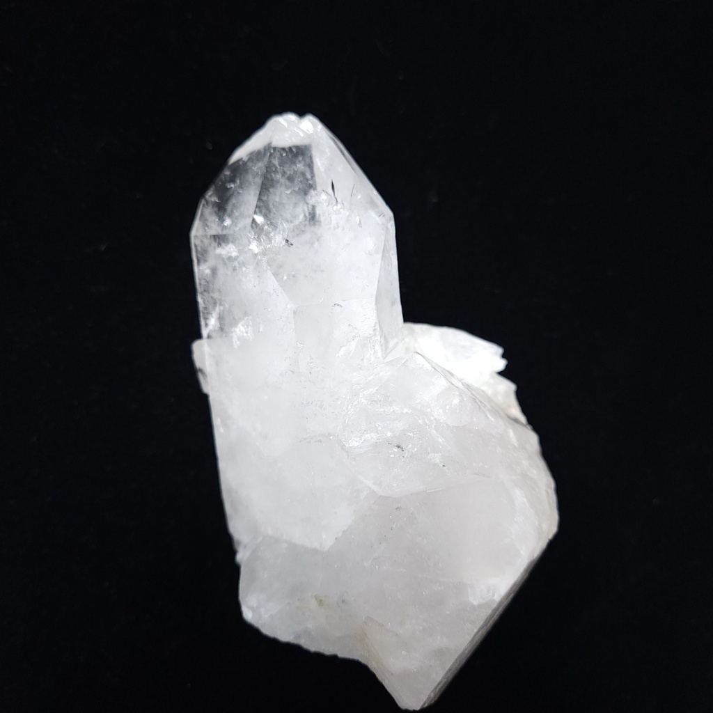 Large Quartz Cluster
