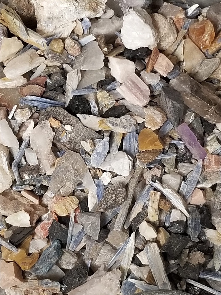 [32091320199] Rough and Tumbling Rock Mix