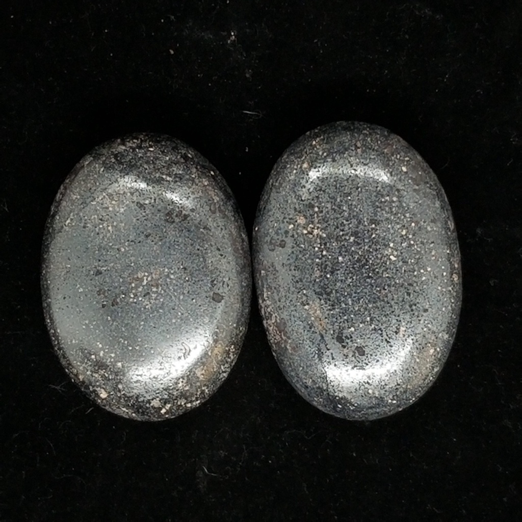 [3209052502] Hematite Soapshape Stones