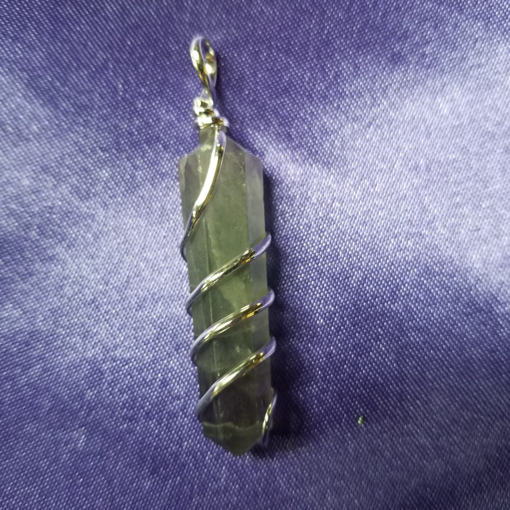 [321504030202] Spiral Wrapped Fluorite Pendants