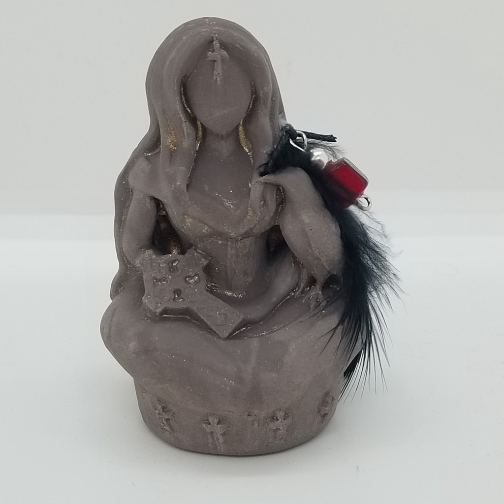 [8882] Morrigan Figurine