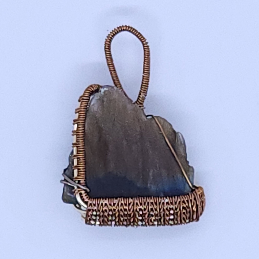[0715041107] Labradorite Wire-Wrapped Pendant