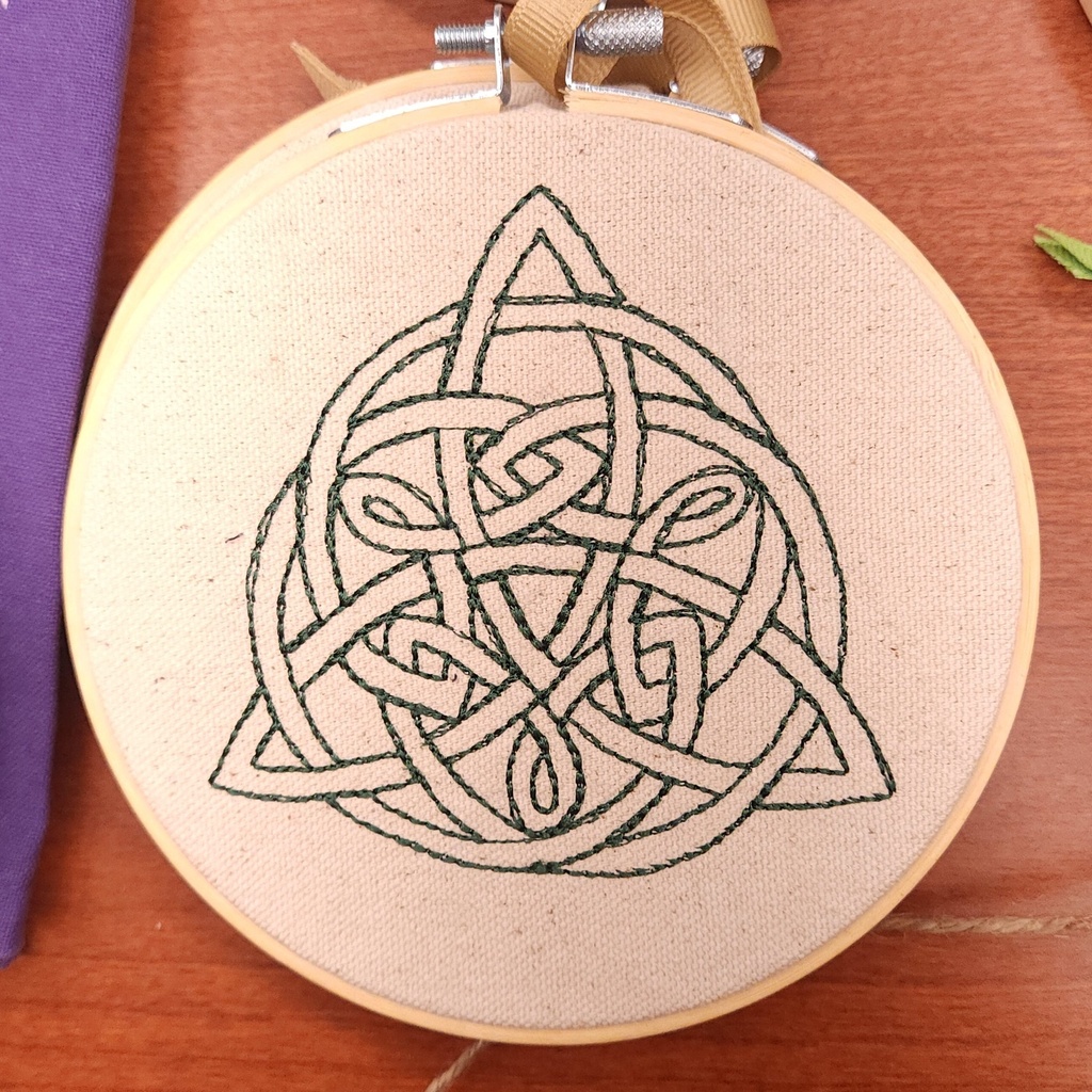 [9042] Triquetra Embroidered Hanging