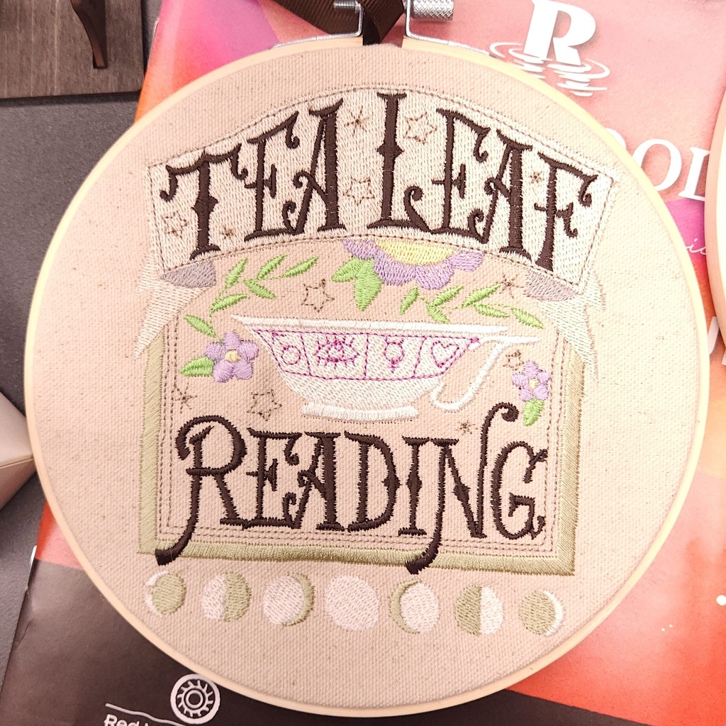 [9045] Tea Leaf Reading Embroidered Hanging