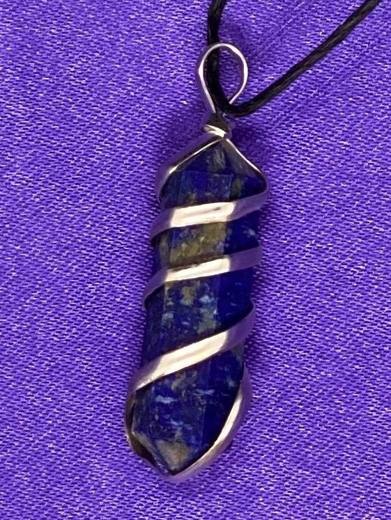 [40211] Wire Wrapped Labradorite Pendant